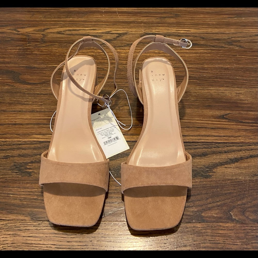 NWT Women’s Dress Sandal